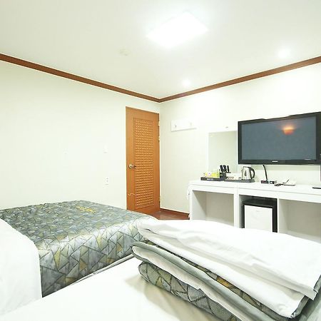 Picasso Motel Haeundae Пусан Экстерьер фото