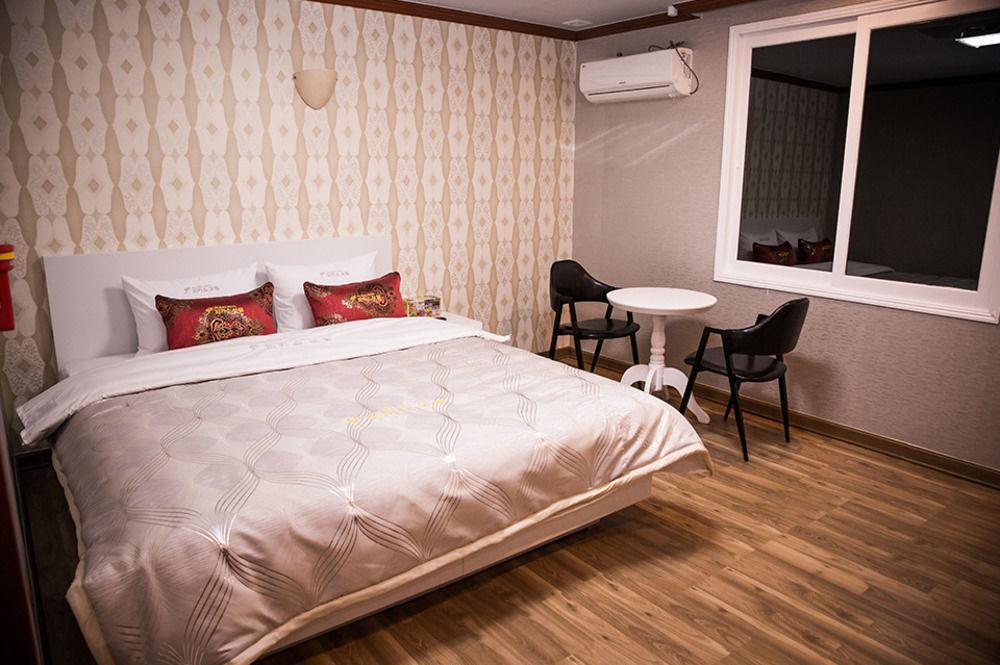 Picasso Motel Haeundae Пусан Экстерьер фото
