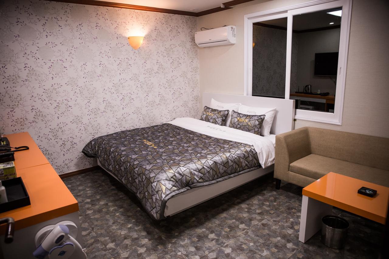 Picasso Motel Haeundae Пусан Экстерьер фото