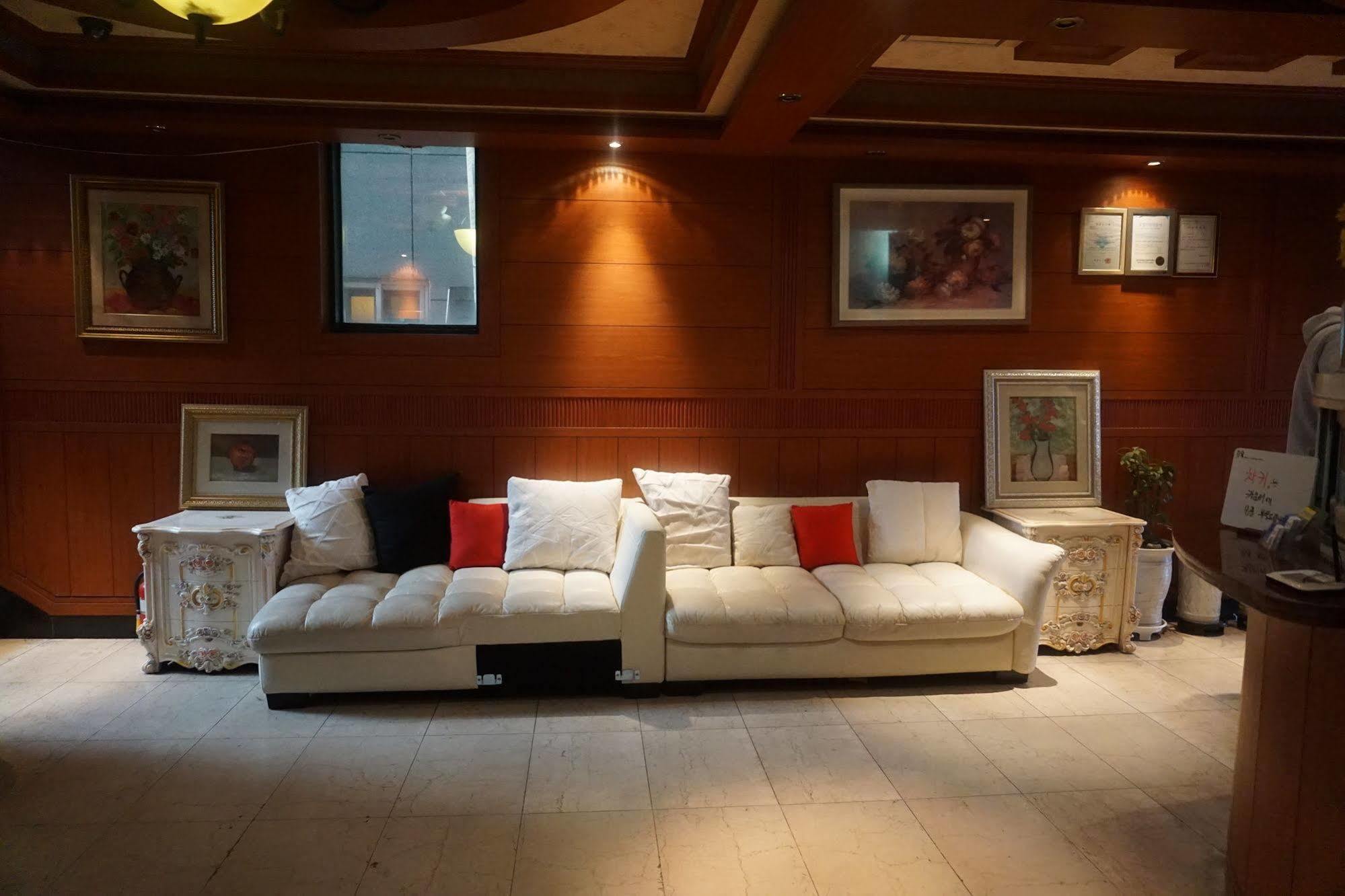 Picasso Motel Haeundae Пусан Экстерьер фото